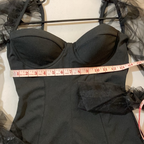 L'Vow Sexy, body con, Club Dress, sheer mesh long sleeve. Size, S - Picture 5 of 10